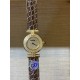 鳄鱼皮新品发布 奢华版满天星镶钻表盘卡地亚小旋风must de小金表vintage中古断货王，性价比高闭眼入。神仙颜值美绝trinity，小孩子才做选择，成年人都是all in![色]表径24mm，超薄厚度5.8mm，搭载瑞士石英机芯，罗马刻度奶油盘，简洁大两针，后镶天然美钻搭配鳄鱼皮表带更奢华超级闪。可仙可盐可甜，精致优雅上手绝美。时尚是一个经典的轮回～说不定今年的复古风，你就是走得最驾轻就熟的一个。推荐指数：⭐⭐⭐⭐⭐