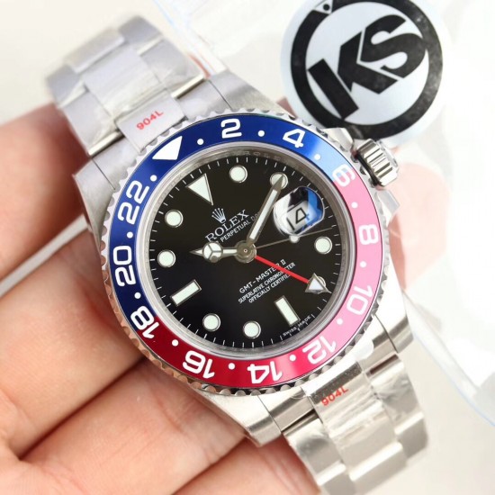 顶级做工KS出品:GMT、劳力士 黑绿水鬼 不断提高复刻效果,ROLEX劳力士 SUB水鬼 !精钢不断改进的钻研精神,特别是五大神器的业界认可,目前销量一直成上升趋势!【尺寸】直径40mm【表镜】抗刮损蓝水晶玻璃,防反光凸透式放大日历窗【表壳】上链表冠,旋入式三扣锁三重防水系统【机芯】稳定复刻2836、36改3135自动机械机芯、【表带】蚝式三节表链【表扣】40x13mm,2836自动机械机芯,蓝宝石镜面,超强夜光,折叠扣,防水大于100米 顶级做工KS出品:GMT、劳力士 黑绿水鬼 不断提高复刻效果,ROLEX劳力士 SUB水鬼 !精钢不断改进的钻研精神,特别是五大神器的业界认可,目前销量一直成上升趋势!【尺寸】直径40mm【表镜】抗刮损蓝水晶玻璃,防反光凸透式放大日历窗【表壳】上链表冠,旋入式三扣锁三重防水系统【机芯】稳定复刻2836、36改3135自动机械机芯、【表带】蚝式三节表链【表扣】40x13mm,2836自动机械机芯,蓝宝石镜面,超强夜光,折叠扣,防水大于100米