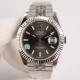 ROLEX 劳力士 蚝式恒动日志型41mm系列腕表,直径41mm,经典的蚝式表壳搭配三角坑纹外圈,把头采用旋入式设计,抗刮损蓝水晶玻璃,防反光凸透式放大(2.5倍)日历窗,隐蔽式摺叠皇冠带扣,矜持有度秀而不媚 恒久优雅! ROLEX 劳力士 蚝式恒动日志型41mm系列腕表,直径41mm,经典的蚝式表壳搭配三角坑纹外圈,把头采用旋入式设计,抗刮损蓝水晶玻璃,防反光凸透式放大(2.5倍)日历窗,隐蔽式摺叠皇冠带扣,矜持有度秀而不媚 恒久优雅!