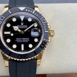 ROLEX 劳力士 YACHT MASTER 游艇名仕型 116655 运动男表 精钢镀厚玫瑰金表壳 陶瓷表圈 可双向转动 旋入式表冠 蓝宝石镜面有日历放大镜6点位镭射皇冠防伪 橡胶表带 表带侧面有OYSTERFLEX字样雕刻 表带背面有导汗槽 Glidelock折叠保险表扣！