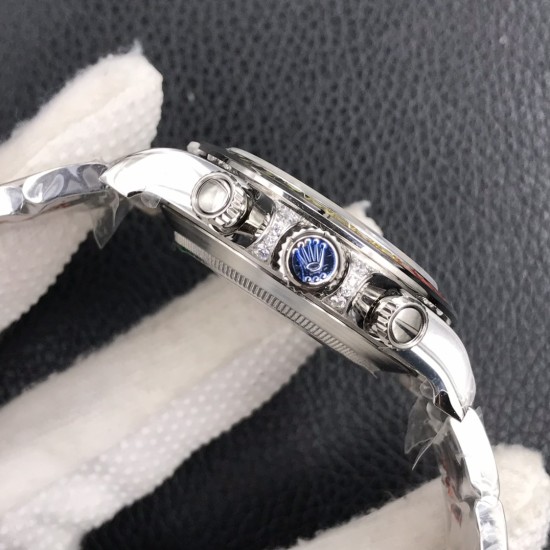 重磅登场!!【全新劳力士彩虹迪,不再可望不可及】BL工厂倾力打造,为了达到我们想要的彩虹迪通拿原装效果,重金打造研发,精工细致而成,三个独立计时盘的金晶体特殊效果均独一无二,迷人的反光效果和瑰丽的色彩充分展示了金晶体的曼妙结构,每件皆是浑然天成的艺术杰作。金晶计时盘的色泽与黑色表盘形成鲜明对比,并与宝石的色彩互相辉映,搭配镶钻的时标刻度与黄金指针让整个表盘流光溢彩、整体美感爆棚,爱不释手。 重磅登场!!【全新劳力士彩虹迪,不再可望不可及】BL工厂倾力打造,为了达到我们想要的彩虹迪通拿原装效果,重金打造研发,精工细致而成,三个独立计时盘的金晶体特殊效果均独一无二,迷人的反光效果和瑰丽的色彩充分展示了金晶体的曼妙结构,每件皆是浑然天成的艺术杰作。金晶计时盘的色泽与黑色表盘形成鲜明对比,并与宝石的色彩互相辉映,搭配镶钻的时标刻度与黄金指针让整个表盘流光溢彩、整体美感爆棚,爱不释手。