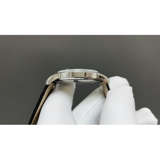 百达翡丽-PATEK PHILIPPE-火热新款式,新款锅盖,耗时长达8个月!超薄男士自动机械腕表,采用进口原装9015机芯,每小时振频28800次,零返修质量,直径40mm原装尺寸,超薄工艺8mm,锅盖玻璃材质!超强防水50米!专柜同款,一比一复刻!带上他锋芒尽显,气派不凡!耀眼光辉,永恒尊贵。⚠️请认准专业独家品质!欢迎转载 百达翡丽-PATEK PHILIPPE-火热新款式,新款锅盖,耗时长达8个月!超薄男士自动机械腕表,采用进口原装9015机芯,每小时振频28800次,零返修质量,直径40mm原装尺寸,超薄工艺8mm,锅盖玻璃材质!超强防水50米!专柜同款,一比一复刻!带上他锋芒尽显,气派不凡!耀眼光辉,永恒尊贵。⚠️请认准专业独家品质!欢迎转载