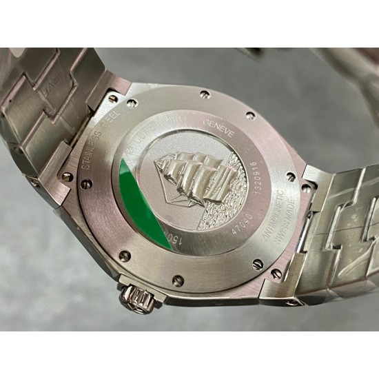江诗丹顿 纵横四海腕表 原装一比一尺寸:直径42mm,厚度9.7mm。做工强悍,99%数 据抄写克隆,光表壳就用了40余件散件组成。源自尊达大师的设计,粗犷的表壳,尽显男人阳刚之气,干净的盘面,简单的大三针日历,采用9015进口机芯,后盖和原装一样的腐蚀印字工艺,镌刻帆船图案,象征着扬帆起航,纵横四海的寓意,僵尸中最热门的款式之一! 江诗丹顿 纵横四海腕表 原装一比一尺寸:直径42mm,厚度9.7mm。做工强悍,99%数 据抄写克隆,光表壳就用了40余件散件组成。源自尊达大师的设计,粗犷的表壳,尽显男人阳刚之气,干净的盘面,简单的大三针日历,采用9015进口机芯,后盖和原装一样的腐蚀印字工艺,镌刻帆船图案,象征着扬帆起航,纵横四海的寓意,僵尸中最热门的款式之一!