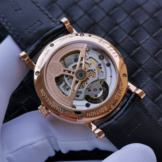 新品IWC万国自动陀飞轮原厂尺寸43mm*12.5mm,采用高透光蓝宝玻璃进口小牛皮动能显示最高7天,24小时显示商务休闲两不误,成功人士标配 新品IWC万国自动陀飞轮原厂尺寸43mm*12.5mm,采用高透光蓝宝玻璃进口小牛皮动能显示最高7天,24小时显示商务休闲两不误,成功人士标配