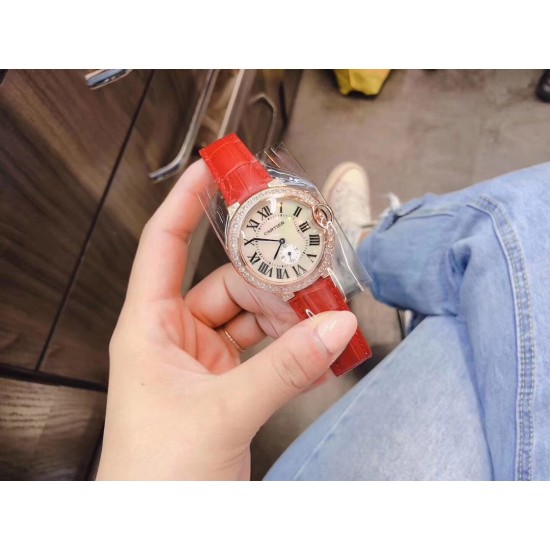 卡地亚 CARTIER 蓝气球奢华系列,316L精钢材质,简约又别具品味,摒弃了现代盛行的繁复华丽的修饰,以简约重新诠释唯美,打造独家高品质,采用高级珍珠贝母制作出表盘,优雅精致高贵气质尽显无漏。尺寸36mm*12mm。 卡地亚 CARTIER 蓝气球奢华系列,316L精钢材质,简约又别具品味,摒弃了现代盛行的繁复华丽的修饰,以简约重新诠释唯美,打造独家高品质,采用高级珍珠贝母制作出表盘,优雅精致高贵气质尽显无漏。尺寸36mm*12mm。