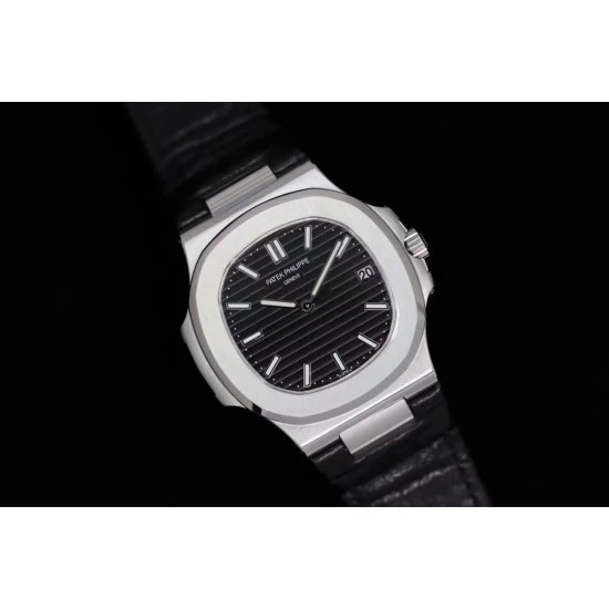 【“薄”大精深 从“芯”出发】全新升级V2版本 PATEK 。PHILPPE——鹦鹉螺5711/1A系列强势回归。1：1全新开模修正三件套壳 厚度仅9mm，修正了以往偏厚的现象，使之佩戴更贴合手腕。搭载全新定制版9015改原装CaI.324 S C洗花机芯。突破了无加夹板的情况下摆轮位置同步正品！定制级的人体工程学表带 修正了表带的铰链部分...[更多]