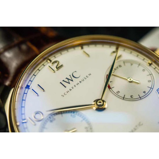 万国IWC－葡萄牙系列  七日链 葡七 自动机械机芯 独立小秒针 真动能指示 蓝宝石玻璃 牛皮表带42mm。