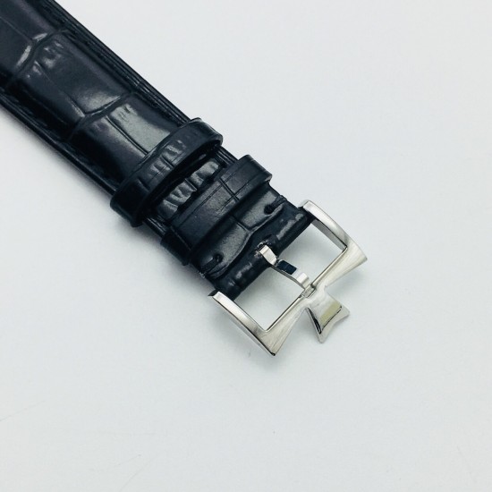 V+ Factory2020最新力作 市场最高版本 最高复刻 江诗VC丹顿传承系列奢华满天星男士腕表,型号:81579/000G-9274,整表共镶嵌660颗施华洛水晶顶级美钻,机芯搭载进口9015改江诗丹顿2450新型自动上链机芯,走时精准,质量稳定有保证!整表采用18k白金电镀,光泽效果进一步提升,每一颗美钻也是经过多层筛选以及切割、排序的,大小光泽达到效果一致,采用高超的镶嵌技术和完美的艺术结合,钻石的华贵与江诗丹顿传承系列的经典传承共同呈现出高贵、精致与高雅!V+匠心之作 欢迎各路表友品鉴! V+ Factory2020最新力作 市场最高版本 最高复刻 江诗VC丹顿传承系列奢华满天星男士腕表,型号:81579/000G-9274,整表共镶嵌660颗施华洛水晶顶级美钻,机芯搭载进口9015改江诗丹顿2450新型自动上链机芯,走时精准,质量稳定有保证!整表采用18k白金电镀,光泽效果进一步提升,每一颗美钻也是经过多层筛选以及切割、排序的,大小光泽达到效果一致,采用高超的镶嵌技术和完美的艺术结合,钻石的华贵与江诗丹顿传承系列的经典传承共同呈现出高贵、精致与高雅!V+匠心之作 欢迎各路表友品鉴!