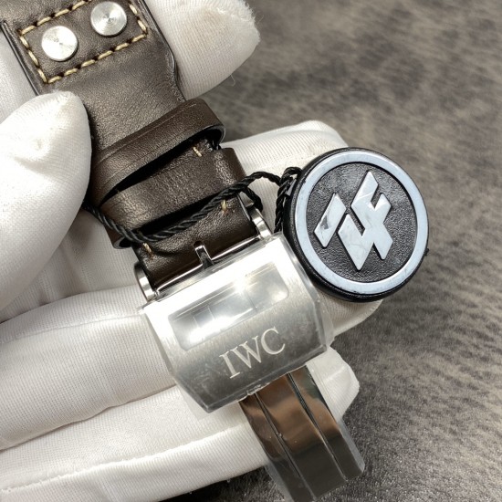 ZF厂精品 IWC万国 大飞小王子 骚蓝表盘,精钢表壳46mm大表盘大把头 蓝宝石防划痕镜面 表盘刻度超强夜光 搭载最新复刻原装动能显示机械机芯 意大利小牛皮真皮表带原装折叠扣 怒荐!出货实拍 ZF厂精品 IWC万国 大飞小王子 骚蓝表盘,精钢表壳46mm大表盘大把头 蓝宝石防划痕镜面 表盘刻度超强夜光 搭载最新复刻原装动能显示机械机芯 意大利小牛皮真皮表带原装折叠扣 怒荐!出货实拍
