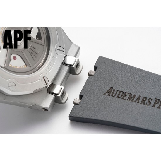 新配色到货 APF厂新款亮相专注 AP 爱彼 潜水表15720腕表 【购入原装拆机复刻】所有细节都同步原装 秒杀市面上同系列 1.搭载4308机芯同步原装7点位置摆轮，2.原装陶瓷旋入式表冠，10点位置表冠内部齿轮同步原装齿轮数量121个，完成原装调节手感一致效果。3.表带原装氟橡胶可替换式橡胶。4.表扣可替换原装可开口快拆。5.日历颜色同步原装配对字面颜色。6.全表字面内圈夜光采用瑞士C3夜光粉,在紫光灯下可以匹对原装发光效果达到乱真工艺。7.表盘工艺原装一样双层夹层日历窗口搭配蓝宝石微型放大镜。