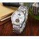 时尚新款 PATEK PHILIPPE【新年巨献 最高版本】百达翡丽超级多功能系列(功能 12字位日月星辰显示 6字位飞达显示)和原装一样的带水平压纹工艺,带荧光刻度 ,42mm直径。316L精钢镀金,原装进口镀膜水晶镜面。字面的外钻为施华洛世奇钻,通透闪亮,气质非凡。在目前技术范畴内尽可能接近原装,此款腕表让您驾驭所有场合。 时尚新款 PATEK PHILIPPE【新年巨献 最高版本】百达翡丽超级多功能系列(功能 12字位日月星辰显示 6字位飞达显示)和原装一样的带水平压纹工艺,带荧光刻度 ,42mm直径。316L精钢镀金,原装进口镀膜水晶镜面。字面的外钻为施华洛世奇钻,通透闪亮,气质非凡。在目前技术范畴内尽可能接近原装,此款腕表让您驾驭所有场合。