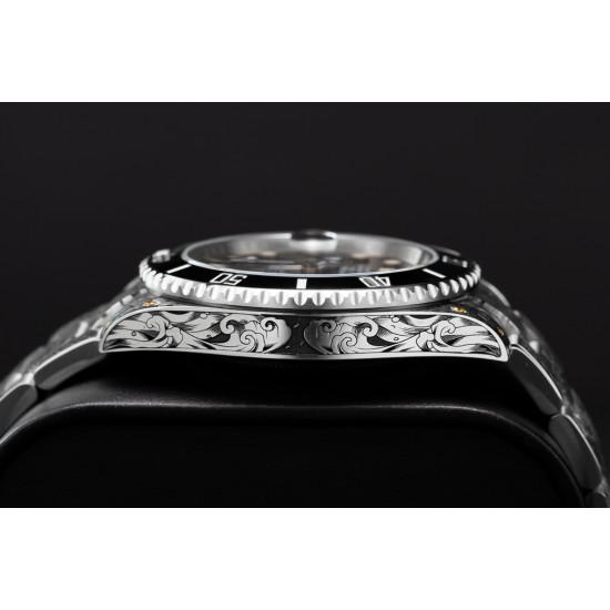 ROLEX劳力士水鬼搭配 纯手工雕花效果,仿佛枯燥的时间机器赋予了桀骜不羁的灵魂,真正的西装暴徒。一跃而起腾起的水花,将鲤鱼衬托得动感十足,寓意锦鲤化龙转运,势必风生水起。整表搭载最新版3135机芯,所有配件原厂互换。以最小的代价玩最酷的表,欢迎品鉴!!! ROLEX劳力士水鬼搭配 纯手工雕花效果,仿佛枯燥的时间机器赋予了桀骜不羁的灵魂,真正的西装暴徒。一跃而起腾起的水花,将鲤鱼衬托得动感十足,寓意锦鲤化龙转运,势必风生水起。整表搭载最新版3135机芯,所有配件原厂互换。以最小的代价玩最酷的表,欢迎品鉴!!!