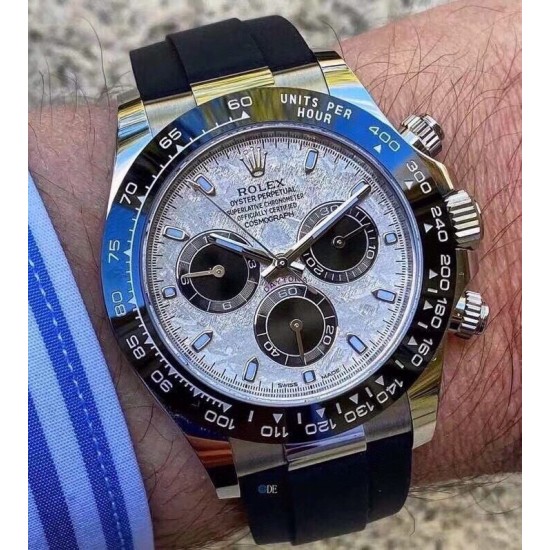 ROLEX 劳力士 迪通拿系列。尺寸40mm!陶质实心外圈连计速刻度,盘面的底色纹路经过无数次过滤改正,劳力士金属LOGO凹陷立体感,易读Chroma light夜光显示 表镜平形蓝宝石水晶玻璃 表扣采用进口精钢1:1散件打磨而成 腐蚀劳力士钢印! ROLEX 劳力士 迪通拿系列。尺寸40mm!陶质实心外圈连计速刻度,盘面的底色纹路经过无数次过滤改正,劳力士金属LOGO凹陷立体感,易读Chroma light夜光显示 表镜平形蓝宝石水晶玻璃 表扣采用进口精钢1:1散件打磨而成 腐蚀劳力士钢印!