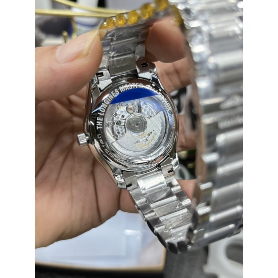 浪琴-LONGINES 名匠月相✨系列 尽显圆润,典雅的精髓奥妙 全自动机械机芯 打磨光滑,散件打磨的精钢表带,采用与原装一致的蝴蝶表扣 直径40mm! 浪琴-LONGINES 名匠月相✨系列 尽显圆润,典雅的精髓奥妙 全自动机械机芯 打磨光滑,散件打磨的精钢表带,采用与原装一致的蝴蝶表扣 直径40mm!