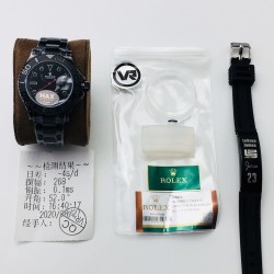 “三倍红游艇”VR Factory魔改又添新品Triple Red 此款定制品是参考劳Rolex力士游艇1166220腕表系列！1⃣️金刚石碳(DCL)涂层表壳，类金刚石碳黑色表盘！2⃣️同时“红色标签”“红色表针”“红色日历”存在三个不同平面空间。3⃣️神秘炫酷的黑色配上热烈而妖娆的红色，从而缔造了一种超高的视觉感！4⃣️机芯搭载VR Factory 第四代TO机芯，每一枚机芯都有自有的独立编号，正品一致的蓝色游丝，使用真正的KIF避震器！实属一位内外兼修的猛士[强]VR匠心巨作 渴望无限！您值得拥有！