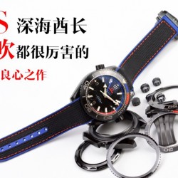 【VS Factory墙裂推荐2018 压轴之作】欧.米茄omega全黑陶瓷海洋宇宙600米 “深海之黑” 防划痕！不怕旧！1⃣️搭载 VS自产一体8906机芯 一体天然橡胶带。2⃣️突破欧家专利，底盖 一步定位，“naiad”锁扣结构，旋转一点即可锁，底盖字体始终保持固定位置。保证锁紧并不影响防水。（陶瓷加工难度高于金属加工10倍以上）3⃣️里外结构均由整块陶瓷打磨完成。4⃣️陶瓷化钛金属扣！VS Factory匠心力作 欢迎您的品鉴！