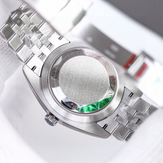 劳力士 ROLEX 日志系列41mm！搭载进口机械3235机芯，904精钢材质 原装表扣，立体散珠带，百搭商务休闲款式！
