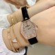 实拍 江诗丹顿-Vacheron Constantin 作为世界上历史悠久的钟表制造商从未停止生产,秉承悉力以赴,精益求精的品牌座右铭,其中有一款-Malte系列25530/000R-9742,经典酒桶型婉表,防磨水晶镜面,内部经反光处理,配置瑞士原装石英机芯,尺寸28.40*38.67毫米,厚度7.28毫米。表壳电镀18K白金/玫瑰金,表带有布绢带,牛皮带两种选择,针扣配带.市面最高版本,你值得拥有! 实拍 江诗丹顿-Vacheron Constantin 作为世界上历史悠久的钟表制造商从未停止生产,秉承悉力以赴,精益求精的品牌座右铭,其中有一款-Malte系列25530/000R-9742,经典酒桶型婉表,防磨水晶镜面,内部经反光处理,配置瑞士原装石英机芯,尺寸28.40*38.67毫米,厚度7.28毫米。表壳电镀18K白金/玫瑰金,表带有布绢带,牛皮带两种选择,针扣配带.市面最高版本,你值得拥有!