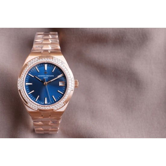 实拍【Vacheron Constantin江诗丹顿】纵横四海系列OVERSEAS女款小号型钢带款——一款极具魅力和旅行精神的女性腕表【表壳】直径36mm适合大部分女性佩戴,84颗圆形切割施华洛水更是钻璀璨夺目 【表盘】简约的大三针设计 旭日纹缎面拉丝的工艺处理 深邃优雅 时标均带白色夜光涂层 【机芯】CITIZEN8系列改Cal.5300机芯(机芯稳定零返修 ) 原装18k纳米镀金质摆陀 实拍【Vacheron Constantin江诗丹顿】纵横四海系列OVERSEAS女款小号型钢带款——一款极具魅力和旅行精神的女性腕表【表壳】直径36mm适合大部分女性佩戴,84颗圆形切割施华洛水更是钻璀璨夺目 【表盘】简约的大三针设计 旭日纹缎面拉丝的工艺处理 深邃优雅 时标均带白色夜光涂层 【机芯】CITIZEN8系列改Cal.5300机芯(机芯稳定零返修 ) 原装18k纳米镀金质摆陀