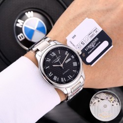 实物拍摄品牌：浪琴-LONGINES  名匠系列  销量冠军类型：[酷]男士腕表表壳：316精钢（做工优质）表带：进口小牛皮/316精钢（两种可选）机芯：进口8215全自动机械机芯（走时稳定）玻璃：高级强化镀膜镜面尺寸：直径39mm，厚度12mm