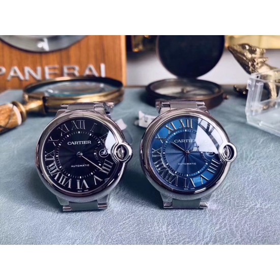 卡地亚 「 Cartier 」1:1复刻 凸面弧形表壳,扭索雕纹表盘,剑形指针,在卡地亚制表世界中,Ballon Bleu 蓝气球腕表以风格细腻,格调高雅著称。 卡地亚 「 Cartier 」1:1复刻 凸面弧形表壳,扭索雕纹表盘,剑形指针,在卡地亚制表世界中,Ballon Bleu 蓝气球腕表以风格细腻,格调高雅著称。