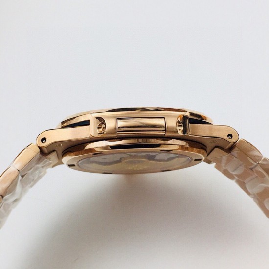【PFF Factory新势力 新力作】V4最高升级版本 最高复刻 百达.翡丽PATEK PHILIPPE 优雅运动系列5711/1A鹦鹉螺!PFF震撼出品!钢表之王!1⃣️【机芯】全网最佳解毒方案,搭配百达.翡丽9015机改Cal.324自动上链一体机芯!精准稳定!2⃣️【表带】定制级人体工程学表带,钢带中珠是钻石型的,与正品相结合。3⃣️【尺寸】表壳尺寸40毫米,厚度仅9.0毫米,也与原装最接近。【PFF Factory】匠心之作 欢迎您的品鉴! 【PFF Factory新势力 新力作】V4最高升级版本 最高复刻 百达.翡丽PATEK PHILIPPE 优雅运动系列5711/1A鹦鹉螺!PFF震撼出品!钢表之王!1⃣️【机芯】全网最佳解毒方案,搭配百达.翡丽9015机改Cal.324自动上链一体机芯!精准稳定!2⃣️【表带】定制级人体工程学表带,钢带中珠是钻石型的,与正品相结合。3⃣️【尺寸】表壳尺寸40毫米,厚度仅9.0毫米,也与原装最接近。【PFF Factory】匠心之作 欢迎您的品鉴!