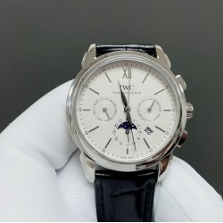 IWC万国最新力作最高版本万国波涛菲诺多功能高级自动腕表！9100多功能进口机械机芯！整表壳CNC精磨工艺，与原装工艺效果如出一辙，整体字面质感更佳！在订制机芯的加持下，尺寸41*10mm，优雅的贵族气息结合无与伦比的视觉享受，神秘雅致，精湛非凡，采用顶级意大利小皮材质表带，质地柔软细腻，手工缝制的丝线，纹路清晰，均匀规整，大方富有档次。⚠️请认准独家品质