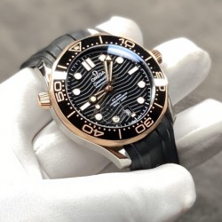 【VS出品】欧米茄 海马300M 316精钢材质打造！玫瑰金，胶带款！8800机 42MM！出货实拍
