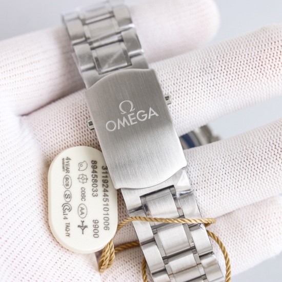 OMEGA 欧米茄 赛车计时码表【SPEEDMASTER】TVS自主研发自制9900机芯,3点盘为【12小时】和【60分钟】累积计时盘。所有功能及外观与原版一致,TVS匠心之作【1】钢材都是采用进口AISI316L特钢加硬处理制造,所以硬度都达到240HV,你看到的表壳沙纹清晰细腻洁白没有气孔完美缔造还原正品一样材质【2】通透弧拱形蓝宝石水晶玻璃镜面另表盘更加凸显【3】哑光表盘搭配镀白金条钉,夜光采用进口超强夜光粉制造【4】超霸月球系列搭配精钢表带与进口牛皮带,表带与陶瓷圈可以原版互换。 OMEGA 欧米茄 赛车计时码表【SPEEDMASTER】TVS自主研发自制9900机芯,3点盘为【12小时】和【60分钟】累积计时盘。所有功能及外观与原版一致,TVS匠心之作【1】钢材都是采用进口AISI316L特钢加硬处理制造,所以硬度都达到240HV,你看到的表壳沙纹清晰细腻洁白没有气孔完美缔造还原正品一样材质【2】通透弧拱形蓝宝石水晶玻璃镜面另表盘更加凸显【3】哑光表盘搭配镀白金条钉,夜光采用进口超强夜光粉制造【4】超霸月球系列搭配精钢表带与进口牛皮带,表带与陶瓷圈可以原版互换。