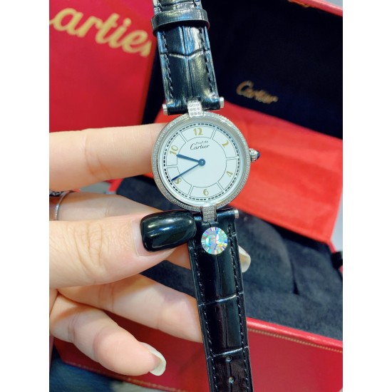 经典永不过时的Cartier卡地亚圆盘中古腕表YYDS❤️一只很复古情结的卡地亚mustbe它来了。30mm表盘大小刚刚好,优雅大方且不失气质的韵味,蓝宝石把头在阳光下依旧纯洁透亮闪耀✨设计大气且耐看,卡地亚罗马文字表盘复古时尚,设计大气且耐看,蓝宝石水晶镜面,表盘两头以简洁的T形金属衔接表带,采用意大利牛皮表带,压鳄鱼纹花色,双面皮透气好,中古美表不仅满满的vintage韵味,酷辣御姐或温柔甜姐都可驾驭的加分款 经典永不过时的Cartier卡地亚圆盘中古腕表YYDS❤️一只很复古情结的卡地亚mustbe它来了。30mm表盘大小刚刚好,优雅大方且不失气质的韵味,蓝宝石把头在阳光下依旧纯洁透亮闪耀✨设计大气且耐看,卡地亚罗马文字表盘复古时尚,设计大气且耐看,蓝宝石水晶镜面,表盘两头以简洁的T形金属衔接表带,采用意大利牛皮表带,压鳄鱼纹花色,双面皮透气好,中古美表不仅满满的vintage韵味,酷辣御姐或温柔甜姐都可驾驭的加分款