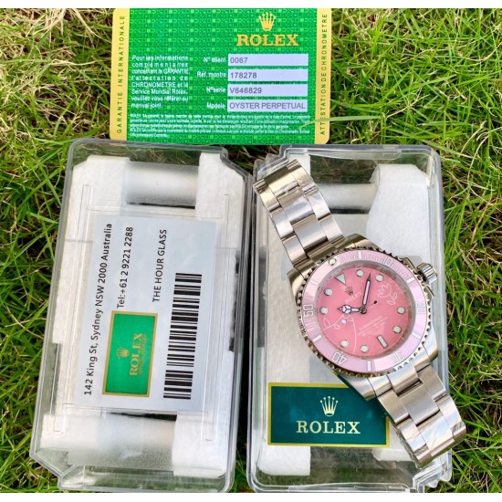 火爆款劳力士-ROLEX‼️粉水鬼限量版粉色小猪佩奇款 进口机芯 316L精钢表壳 蓝宝石玻璃镜面 直径38mm厚10mm 该款腕表备受女性喜爱,在不同的场合映耀着她们各自的独特个性与迷人风华 火爆款劳力士-ROLEX‼️粉水鬼限量版粉色小猪佩奇款 进口机芯 316L精钢表壳 蓝宝石玻璃镜面 直径38mm厚10mm 该款腕表备受女性喜爱,在不同的场合映耀着她们各自的独特个性与迷人风华