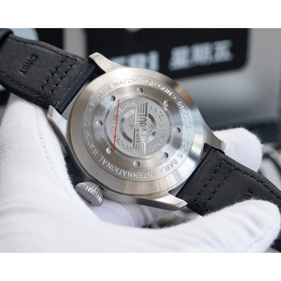 技术引领时尚 万国典范 大飞新品 IWC 概念表特别版 【表壳】腕表数据46mm.与原装一致,采用高科技强化316精钢【字面】采用飞机引擎形状.菱角切工形状工序、上下不同版层配合十分艰难,在精湛技艺和强大的耐心,使之显现凸出的立体感。【表镜】蓝宝石水晶玻璃表镜,双面蓝色高透镀膜。工艺吻合原装,通透度直逼正品。新款必属精品 敬请各路表友品鉴 ⚠️请认准独家品质 技术引领时尚 万国典范 大飞新品 IWC 概念表特别版 【表壳】腕表数据46mm.与原装一致,采用高科技强化316精钢【字面】采用飞机引擎形状.菱角切工形状工序、上下不同版层配合十分艰难,在精湛技艺和强大的耐心,使之显现凸出的立体感。【表镜】蓝宝石水晶玻璃表镜,双面蓝色高透镀膜。工艺吻合原装,通透度直逼正品。新款必属精品 敬请各路表友品鉴 ⚠️请认准独家品质