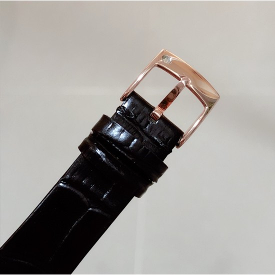 实拍 新推出黑色牛皮表带 伯爵 全新Piaget Lime light系列腕表,以其独特的造型,引领着时尚界的风潮,更是邀请到国际巨星巩俐倾情代言,必将成为伯爵品牌全新的识别69式印,瑞士石英32mm 白金电度 最好的T钻一比一品质。 实拍 新推出黑色牛皮表带 伯爵 全新Piaget Lime light系列腕表,以其独特的造型,引领着时尚界的风潮,更是邀请到国际巨星巩俐倾情代言,必将成为伯爵品牌全新的识别69式印,瑞士石英32mm 白金电度 最好的T钻一比一品质。