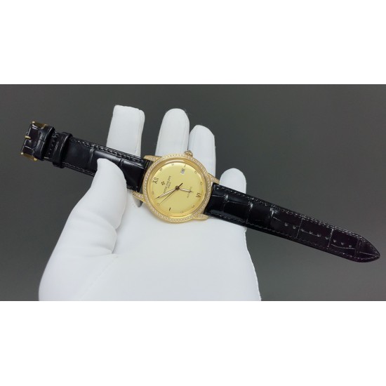 百达翡丽-PATEK PHILIPPE-火热新款式,新款锅盖,耗时长达8个月!超薄男士自动机械腕表,采用进口原装9015机芯,每小时振频28800次,零返修质量,直径40mm原装尺寸,超薄工艺8mm,锅盖玻璃材质!超强防水50米!专柜同款,一比一复刻!带上他锋芒尽显,气派不凡!耀眼光辉,永恒尊贵。⚠️请认准专业独家品质!欢迎转载 百达翡丽-PATEK PHILIPPE-火热新款式,新款锅盖,耗时长达8个月!超薄男士自动机械腕表,采用进口原装9015机芯,每小时振频28800次,零返修质量,直径40mm原装尺寸,超薄工艺8mm,锅盖玻璃材质!超强防水50米!专柜同款,一比一复刻!带上他锋芒尽显,气派不凡!耀眼光辉,永恒尊贵。⚠️请认准专业独家品质!欢迎转载