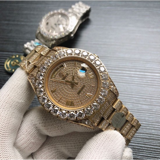 劳力士ROLEX R40 SF Factory 新款Oyster Perpetual Pearlmaster 39(蚝式恒动Pearlmaster 39)腕表,堪为宝石镶嵌腕表系列之瑰宝。 永恒黄金腕表镶嵌最珍稀的钻石,充分展现劳力士在宝石镶嵌方面的非凡技艺。品牌:Rolex劳力士系列:蚝式恒动腕表机芯:全自动机械表带:镶钻精钢表链尺寸:43.5 x 13mm材料:316精钢+蓝宝石玻璃 三杰精致推荐男士机械腕表 SJ为你精心打造超真实实物图拍摄 劳力士ROLEX R40 SF Factory 新款Oyster Perpetual Pearlmaster 39(蚝式恒动Pearlmaster 39)腕表,堪为宝石镶嵌腕表系列之瑰宝。 永恒黄金腕表镶嵌最珍稀的钻石,充分展现劳力士在宝石镶嵌方面的非凡技艺。品牌:Rolex劳力士系列:蚝式恒动腕表机芯:全自动机械表带:镶钻精钢表链尺寸:43.5 x 13mm材料:316精钢+蓝宝石玻璃 三杰精致推荐男士机械腕表 SJ为你精心打造超真实实物图拍摄