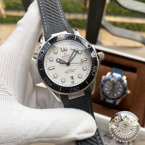Ω OMEGA 欧米茄 SEAMASTER 新品海马系列 新款 300米300m 同轴至臻 直径42毫米42mm 潜水表。316L精钢 原装壳套（大厂壳套) 原版字面立体时丁超强夜光 原装表扣 搭载8800可透视全自动机械机芯。爆款热销中[强]请认准独家细节品质