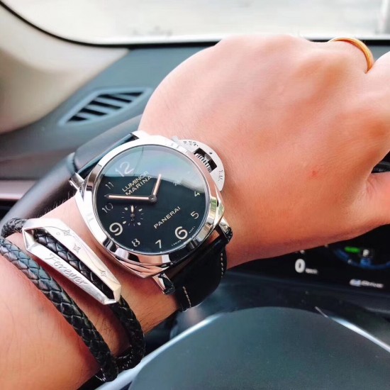 沛纳海 LUMINOR MARINA  系列 自动机械腕表 手表 PAM00359 PAM359 359 精钢抛光表壳 蓝宝石镜面 保险护桥表冠 黑色表盘 超强夜光 牛皮表带 精钢针扣 直径44mm