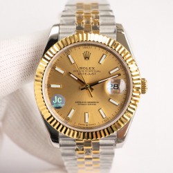 ROLEX 劳力士 蚝式恒动日志型41mm系列腕表，直径41mm，经典的蚝式表壳搭配三角坑纹外圈，把头采用旋入式设计，抗刮损蓝水晶玻璃，防反光凸透式放大（2.5倍）日历窗，隐蔽式摺叠皇冠带扣，矜持有度秀而不媚 恒久优雅！