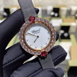 实拍 萧邦-Chopard，女士腕表 当华美珠宝邂逅钟表技艺，Chopard萧邦通过极致工艺将两者合一，奉献出绝世佳作 这件珠宝腕表作品凝聚了来自于Chopard萧邦珠宝工坊的工艺精华，将珠宝化身为腕表，绽放出无与伦比的璀璨光华 搭配进口石英  36mm 娟丝表带