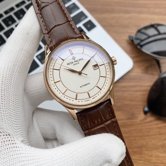 实物拍摄品牌：百达翡丽-PATEK PHILPPE 类型：[酷]男士腕表表壳：316精钢（做工优质）表带：进口小牛皮/316精钢(两种可选)机芯：高级定制全自动机械机芯(走时稳定)材料：高级强化镀膜镜面尺寸：直径40mm 厚度12mm