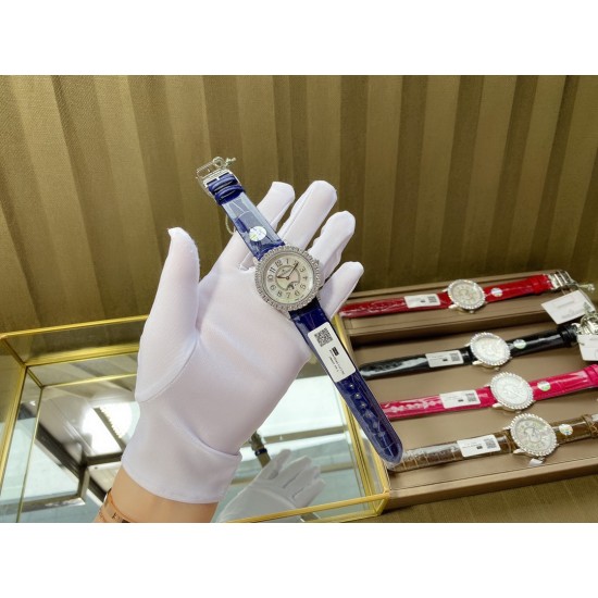 实拍 v18出品 狠货来袭 积家 约会大师 升级版最新24小时日月星辰 日月分明 女士腕表 珠宝镶钻设计风格首次使用高级珠宝的爪镶工艺而非常罕见轨道镶嵌!采用锆石材料。鲜艳光泽强!壳套:珠宝镶钻表壳、316L精钢玻璃:采用蓝宝石水晶表镜表盘:珍珠母贝镶钻表盘、台湾厂立体数字真钉立体!太阳月亮浮现出立体效果24小时日月分明表带:美洲鳄鱼皮表带尺寸:直径36mm,厚度8.8mm机芯:瑞士进口机芯体现出高贵优雅气质、材质进口质量保证零0⃣返修 实拍 v18出品 狠货来袭 积家 约会大师 升级版最新24小时日月星辰 日月分明 女士腕表 珠宝镶钻设计风格首次使用高级珠宝的爪镶工艺而非常罕见轨道镶嵌!采用锆石材料。鲜艳光泽强!壳套:珠宝镶钻表壳、316L精钢玻璃:采用蓝宝石水晶表镜表盘:珍珠母贝镶钻表盘、台湾厂立体数字真钉立体!太阳月亮浮现出立体效果24小时日月分明表带:美洲鳄鱼皮表带尺寸:直径36mm,厚度8.8mm机芯:瑞士进口机芯体现出高贵优雅气质、材质进口质量保证零0⃣返修