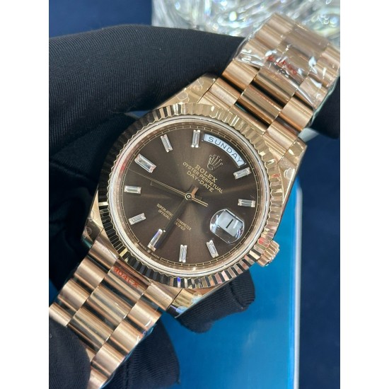 ROLEX 劳力士 冰糖星期日历型系列!独家实拍,玻璃通透,日历对版,针有中轴,牙圈立体。上手就可以玩,手感非常好。40mm直径,严选出品,出货实拍! ROLEX 劳力士 冰糖星期日历型系列!独家实拍,玻璃通透,日历对版,针有中轴,牙圈立体。上手就可以玩,手感非常好。40mm直径,严选出品,出货实拍!