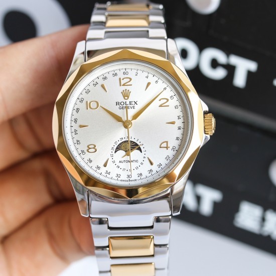 LL【精品推荐】新款劳力士首款月相显示腕表（ROLEX），此款腕表是来自《劳力士全球最著名设计师》历经考验，至臻呈现。[强]大三针表，6字位采用月相和日期显示，腕表采用进口316精钢壳套制做，配搭瑞士ETA2824月相功能机芯，进口蓝宝石镜面、尺寸：40mm厚度10mm超薄表盘、表带采用316精钢表带、具有防水性能，卓越的品质，完美的理念 屡创佳绩 绝对是男人身分地位的象征！