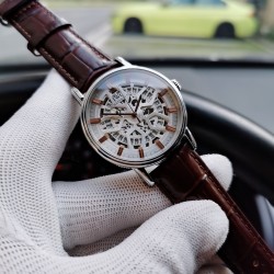 万国--IWC Z2  男士腕表 至臻精品，高雅品位 搭载全自动机械机芯 316L精钢表壳矿物强化玻璃镜面采用进口小牛皮真皮表带尺寸：直径40mm 厚度12mm 三杰精致推荐男士精品机械腕表 精致传承真实效果 SJ品质的保证