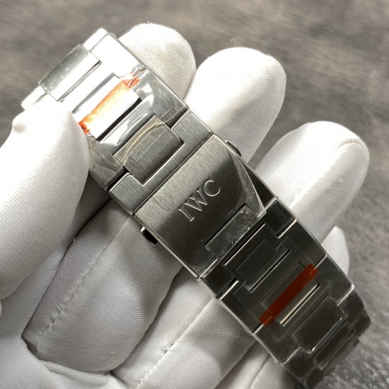 V6出品 IWC万国海洋计时系列雅克伊夫库斯托探险之旅特别版。表径4417m,搭配进口9015自动机械机芯,蓝宝石水晶镜面,可转动圈口,双色超强夜光表盘指针,潜水必备。出货实拍 V6出品 IWC万国海洋计时系列雅克伊夫库斯托探险之旅特别版。表径4417m,搭配进口9015自动机械机芯,蓝宝石水晶镜面,可转动圈口,双色超强夜光表盘指针,潜水必备。出货实拍