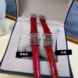 新款上市！浪琴表黛绰维纳系列石英女士腕表，意式生活邂后现代优雅，精致优雅知性，高端配置，搭配进口石英机芯，拱形双卜蓝宝石玻璃镜面，精钢表壳，表盘尺寸:20.8✖️32mm
