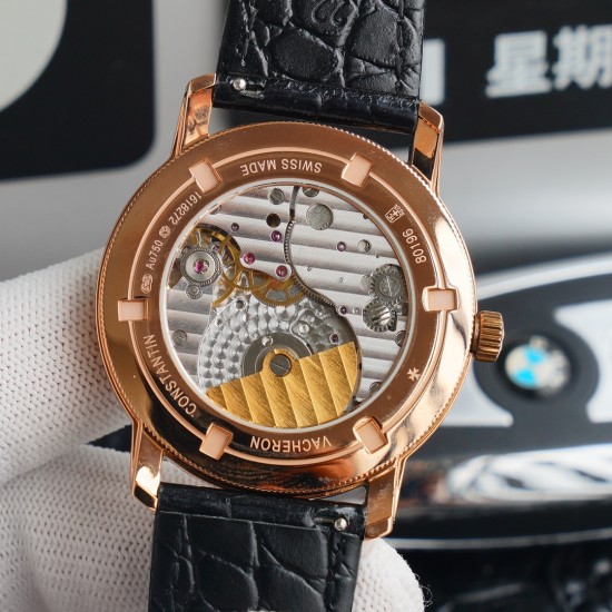 新款江诗丹顿上市,外壳采用316L精钢打磨而成,耐磨防刮,字面刻度采用真正的圆珠丁,都是人工镶嵌而成,并非普通的刻度,立体感更强。皮带是舒适柔软的牛皮制作而成。玻璃是蓝宝石玻璃,防刮,通透性也是杠杠的。机芯采用的是进口5000机芯,摆幅28800,并且加入珍珠陀,更加漂亮简约。⚠️请认准独家品质 新款江诗丹顿上市,外壳采用316L精钢打磨而成,耐磨防刮,字面刻度采用真正的圆珠丁,都是人工镶嵌而成,并非普通的刻度,立体感更强。皮带是舒适柔软的牛皮制作而成。玻璃是蓝宝石玻璃,防刮,通透性也是杠杠的。机芯采用的是进口5000机芯,摆幅28800,并且加入珍珠陀,更加漂亮简约。⚠️请认准独家品质