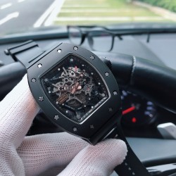 SJ出品 理查德米.勒RM35 GOLD AND CERAMIC全新限量腕表 釆用三件式结构，上下表圈和底盖分別以NTPT原装碳纤维纹路和了316精钢，字面则配备红色表冠衬垫 ，标志和表带相映成趣 ，精致小配件一层叠一层让表面变的更加层次感  ，搭配原装全自动进口机芯，尺寸50X43mm 三杰精致推荐男士机械腕表 SJ为你精心挑选超真实实物图拍摄