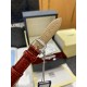鳄鱼皮瑞士石英到货!浪琴表黛绰维纳20.80 X 32.00mm 石英女士腕表!瑞士石英,蓝宝石玻璃,鳄鱼皮表带,浪琴排名皇后级别的当属黛绰维纳系列女表 以意大利语中的Dolce Vita为名 寓意甜美生活 寓意意式生活邂逅现代浪漫 通过几何线条与柔美曲线塑造出现代优雅与妩媚姿态 银色表盘的雕花、以及蓝钢指针等精致细节都烘托出佩戴者纯正的优雅与贵气 ! 鳄鱼皮瑞士石英到货!浪琴表黛绰维纳20.80 X 32.00mm 石英女士腕表!瑞士石英,蓝宝石玻璃,鳄鱼皮表带,浪琴排名皇后级别的当属黛绰维纳系列女表 以意大利语中的Dolce Vita为名 寓意甜美生活 寓意意式生活邂逅现代浪漫 通过几何线条与柔美曲线塑造出现代优雅与妩媚姿态 银色表盘的雕花、以及蓝钢指针等精致细节都烘托出佩戴者纯正的优雅与贵气 !