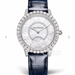 实拍 积家-Jaeger-LeCoultre DAZZLING RENDEZ- VOUS MOON约会系列月相珠宝腕表月之女神，是浪漫与柔美的象征，她掌管着大自然中的潮起潮落和季节更替,是艺术家与诗人们的灵感源泉，在温润莹亮的白色珍珠母贝映衬下,晶莹璀璨的钻石散发出夜空般的静谧之美，表圈镶嵌108颗钻石,组成两个环绕表壳的同心圆。由36颗以爪镶工艺镶嵌的钻石组成的外圈,为光芒闪耀的表圈营造出轻盈美妙的质感，尺寸36mm的精钢表壳搭配进口瑞士石英，采用蓝宝石水晶玻璃。